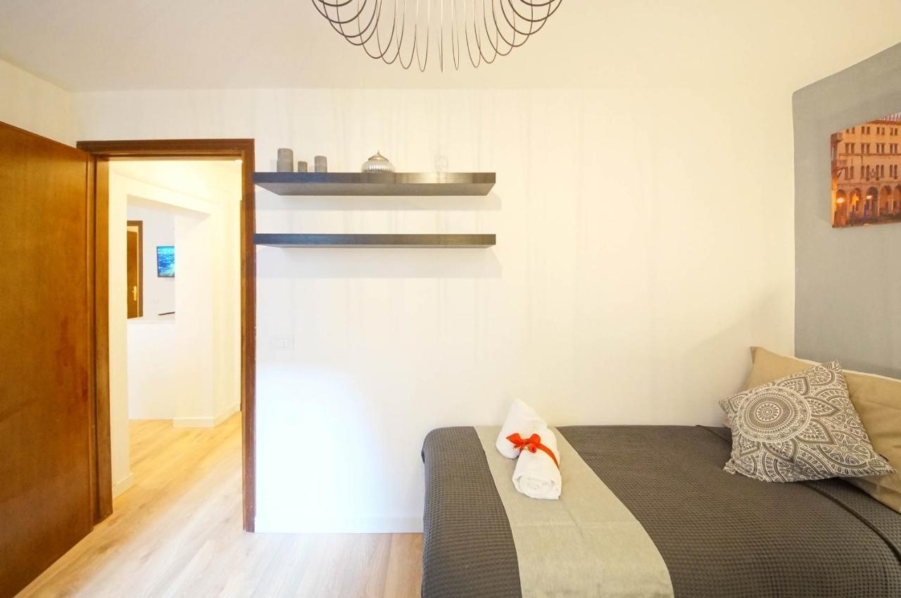 Calle Dei Fabbri Marble Apartament
